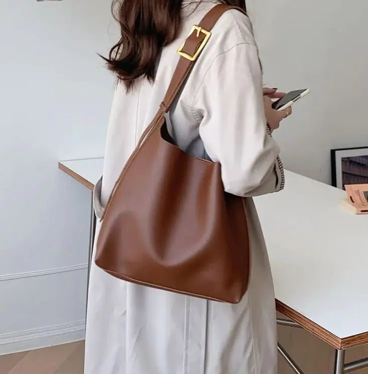 Versatile Large Capacity Women's Bucket Bag Retro Crossbody Japanese One Shoulder